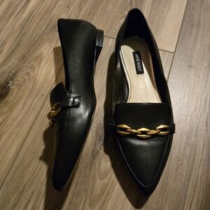 Nine West Women's Ahara Ballet Flat Size 7M Black Leather Upper Gold Chain